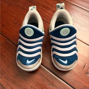 Nike Toddler Navy and Cream Sneakers